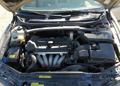 2004 Volvo V70 2.4 z USA, uszkodzony, nr VIN YV1SW61T742437565